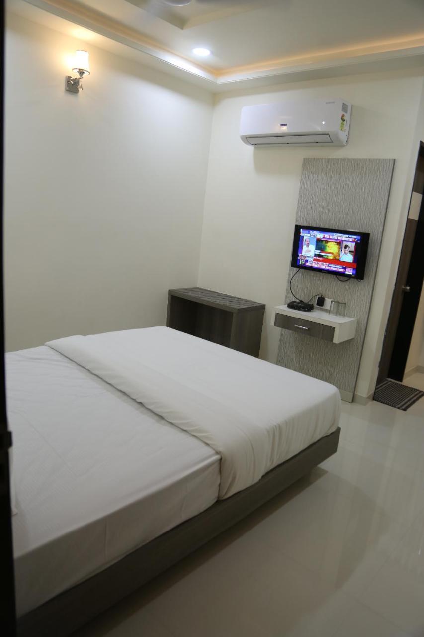 Hotel Lotus Chandrapur Exterior photo