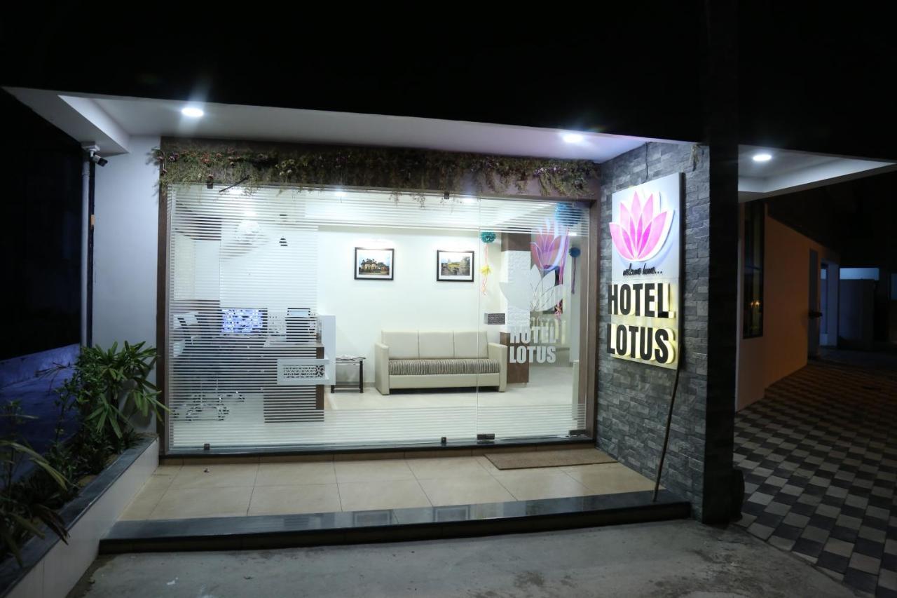 Hotel Lotus Chandrapur Exterior photo