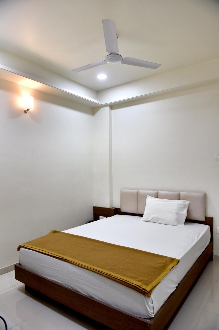 Hotel Lotus Chandrapur Exterior photo